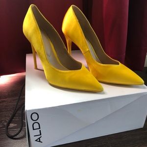 EUC - Aldo Yellow Satin Pumps